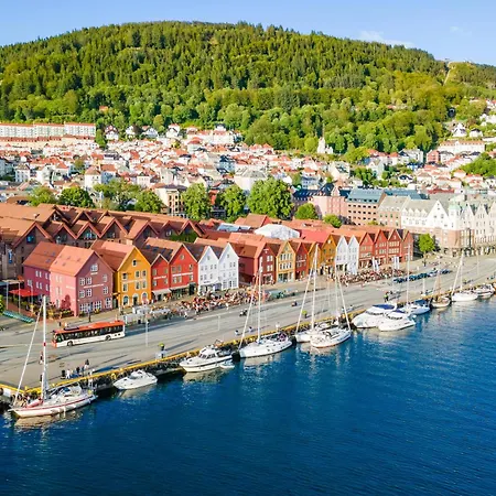 Appartement Live In Historic Building - View To Bryggen à Bergen Extérieur photo